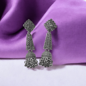 Aureli Zayaan – Oxidised Silver Earrings