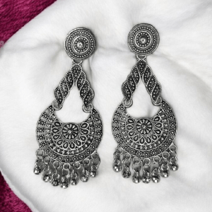 Nayana – Oxidised Silver Statement Earrings