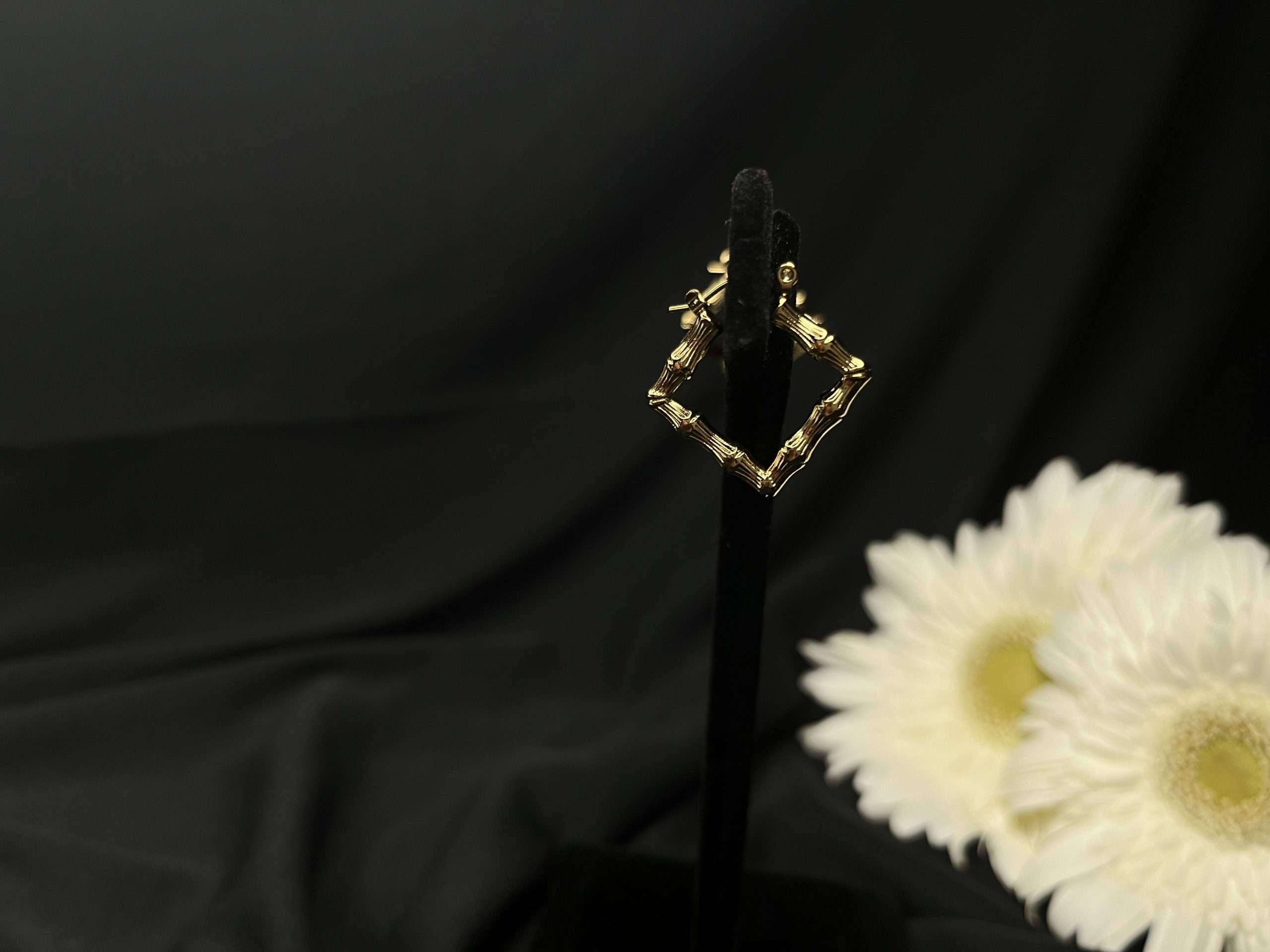 Anti-Tarnish Gleam Hoops – Golden Minimal Elegance - Image 2