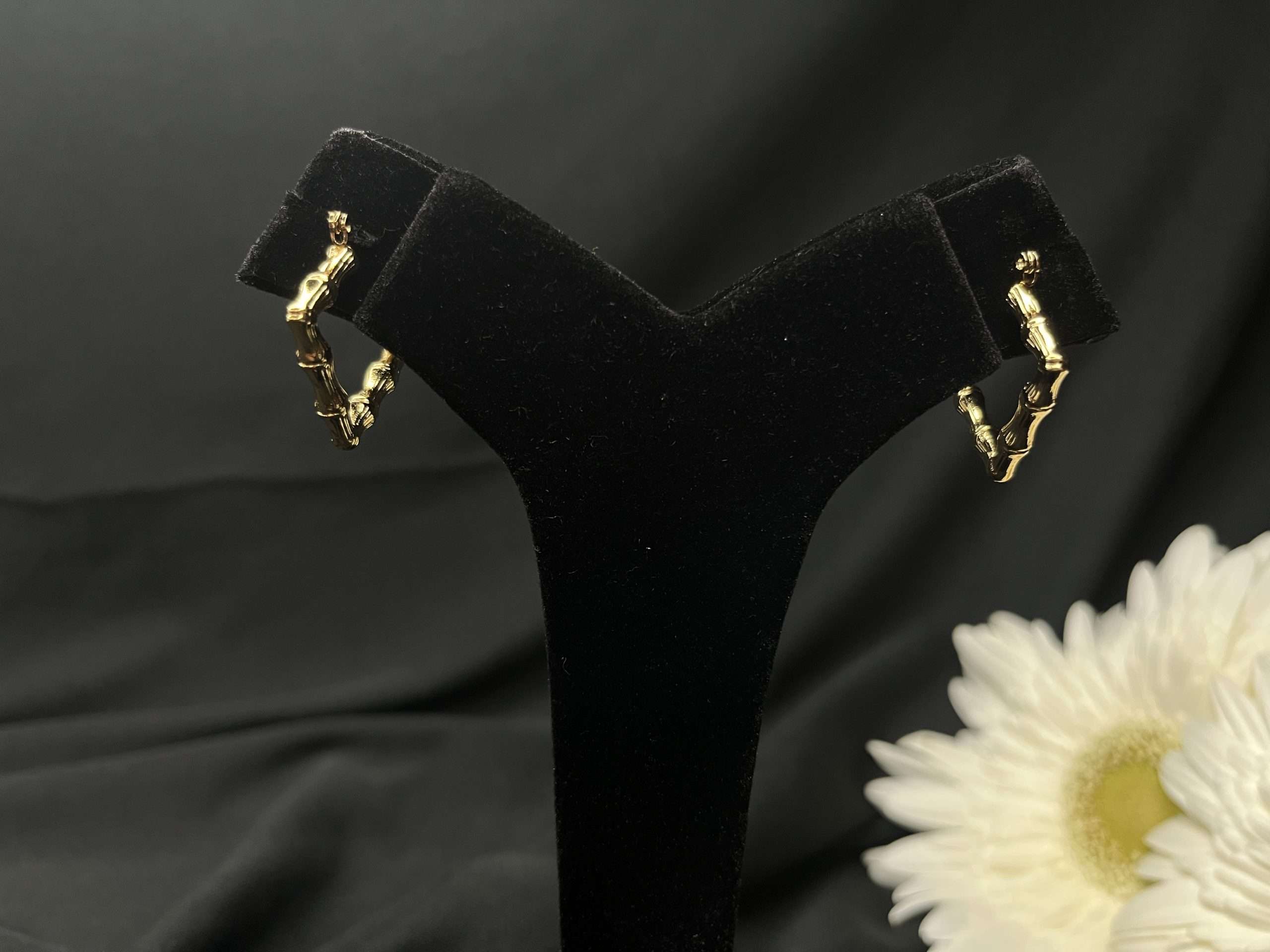 Anti-Tarnish Gleam Hoops – Golden Minimal Elegance - Image 3